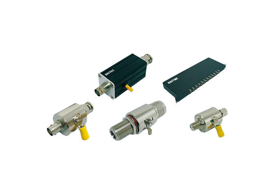 50 zócalo bajo de recalentamiento del consumo BNC de la protección del protector de sobretensiones elegante del relámpago de Ω