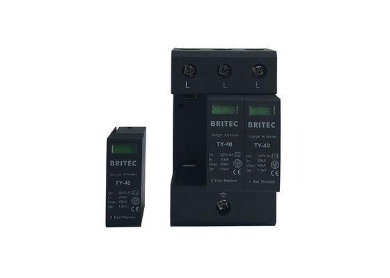 Tipo enchufable 3P - 2 de la clase II del IEC 61643 SPD 40kA para la protección general