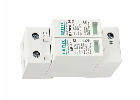 CA 40kA del IEC 61643-11 SPD montaje del carril del estruendo de la protección contra la luz de 1P + de NPE